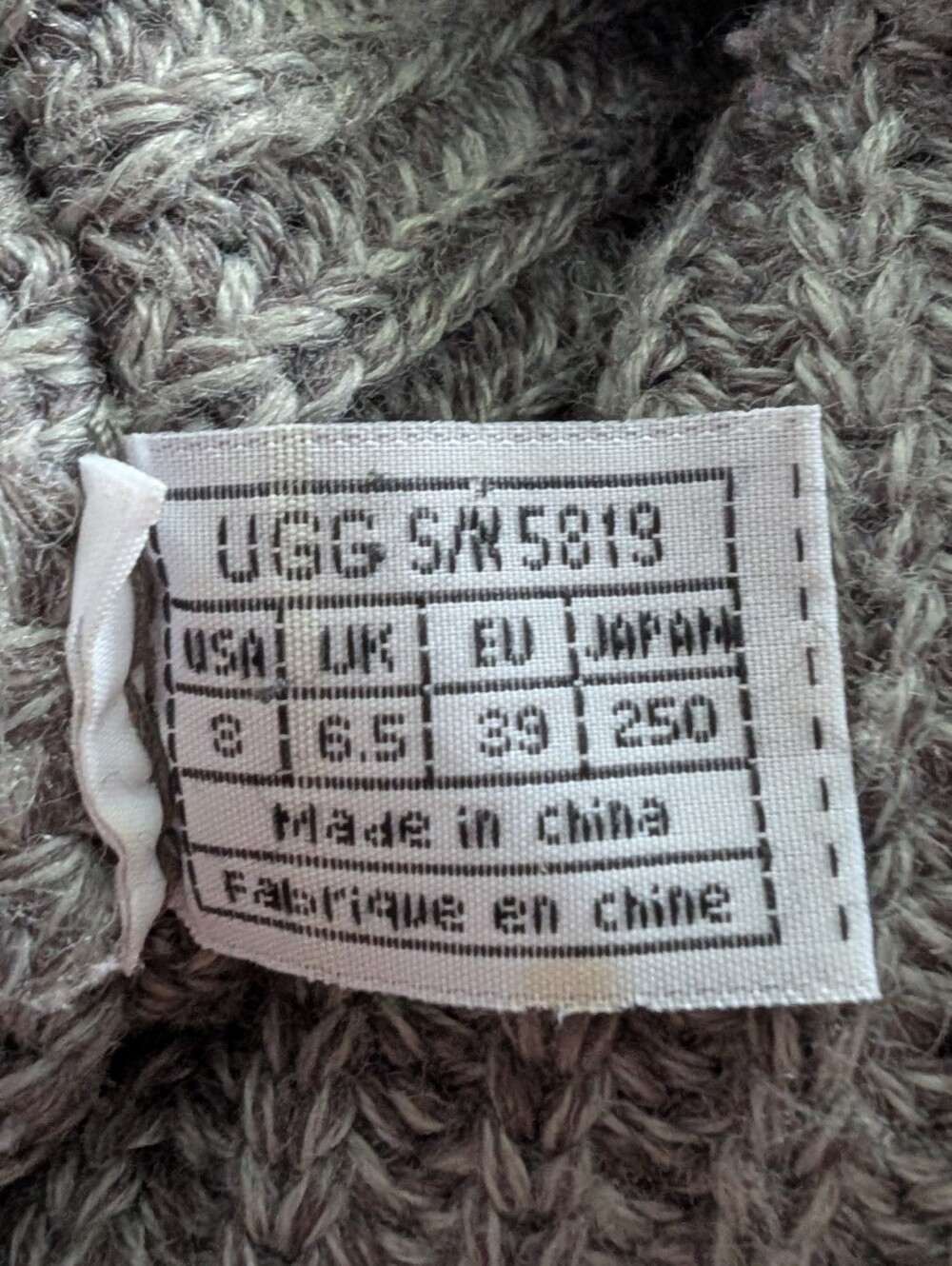 UGG Classic Cardy Boots Sweater Knit Gray SZ 8 Winter Cozy Foldover - Picture 7 of 7